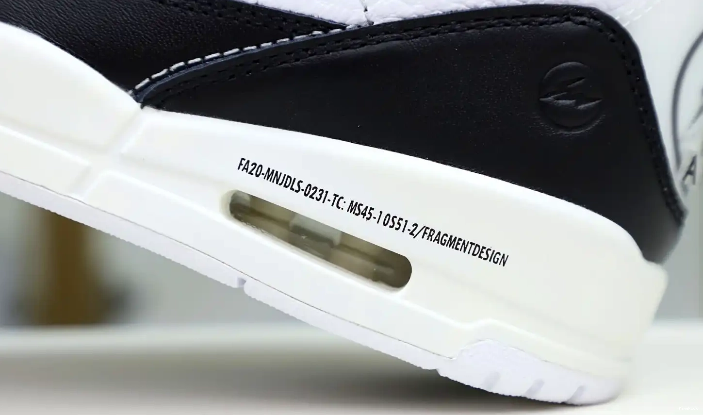 X 3 SP AIR FRAGMENT 'WHITE' DESIGN RETRO JORDAN 0502